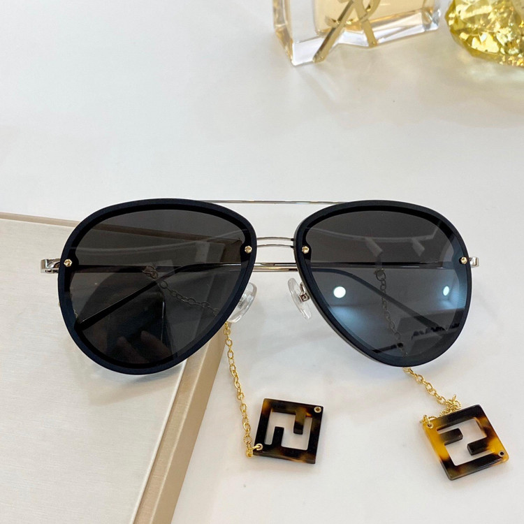Солнцезащитные очки Fendi FF0418
