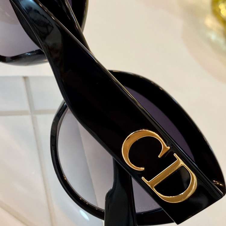 Солнцезащитные очки Dior DF