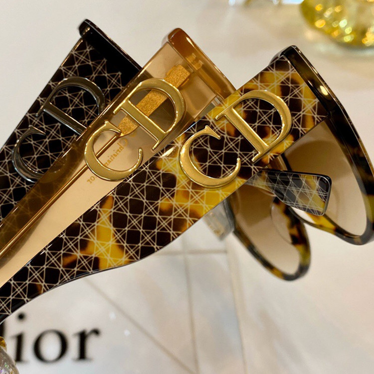 Солнцезащитные очки Dior DF