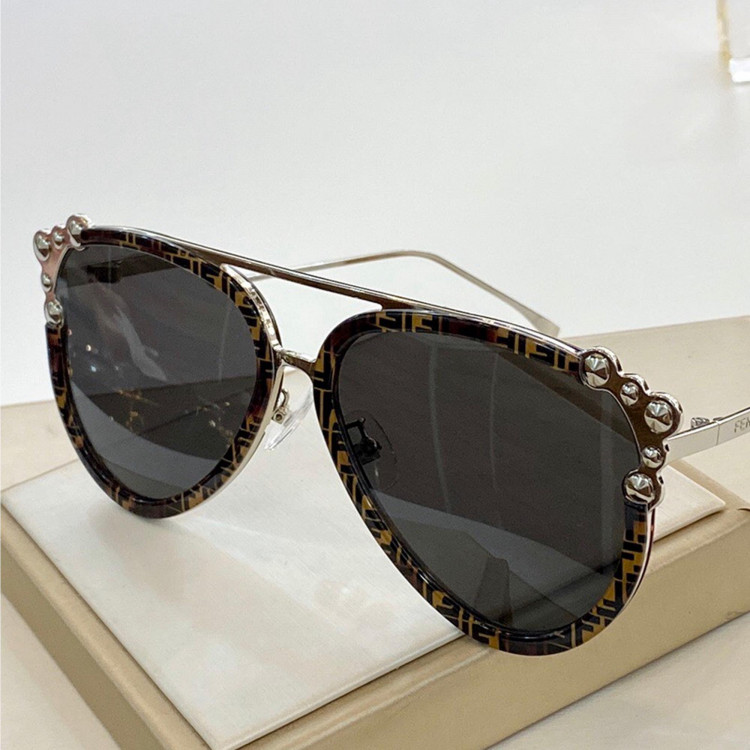 Солнцезащитные очки Fendi FF0638