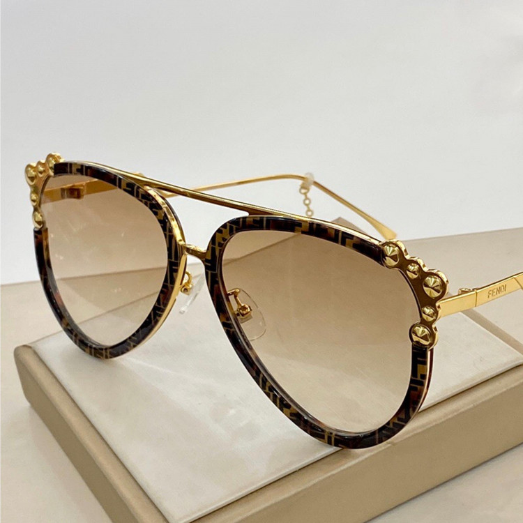 Солнцезащитные очки Fendi FF0638