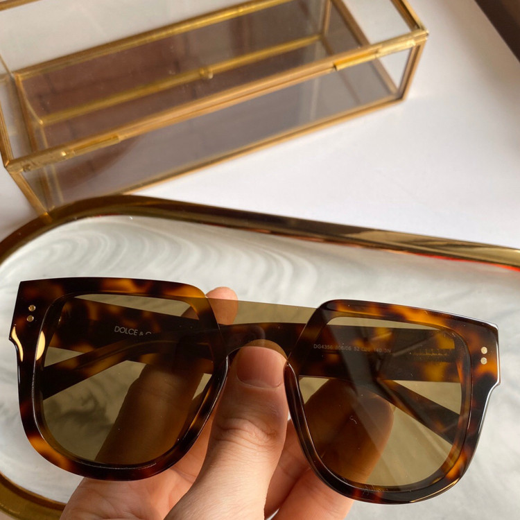 Солнцезащитные очки Dolce&Gabbana DG4356
