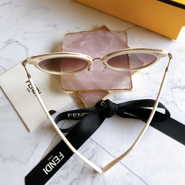 Sunglasses Fendi FF0667