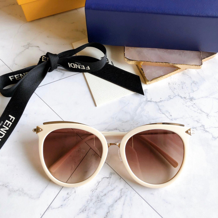 Sunglasses Fendi FF0667