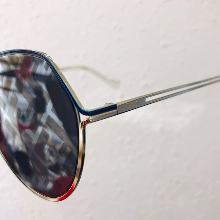 Солнцезащитные очки Fendi FF0073