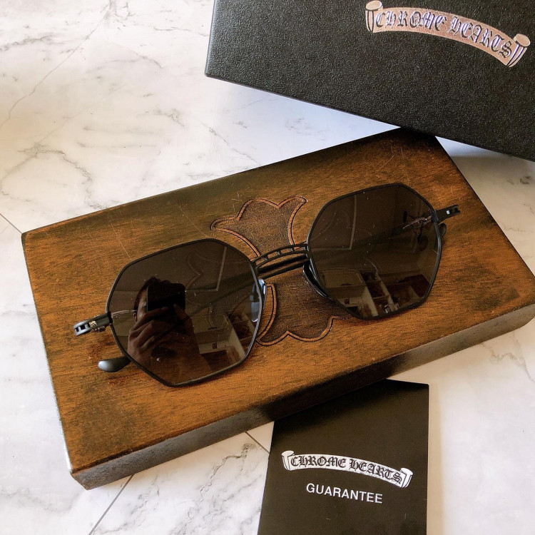 Солнцезащитные очки chrome hearts EVACULATION